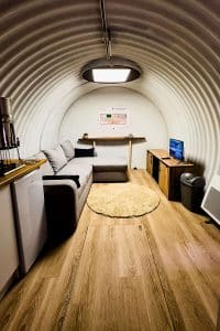 Le salon - sofa - Abrisouterrain